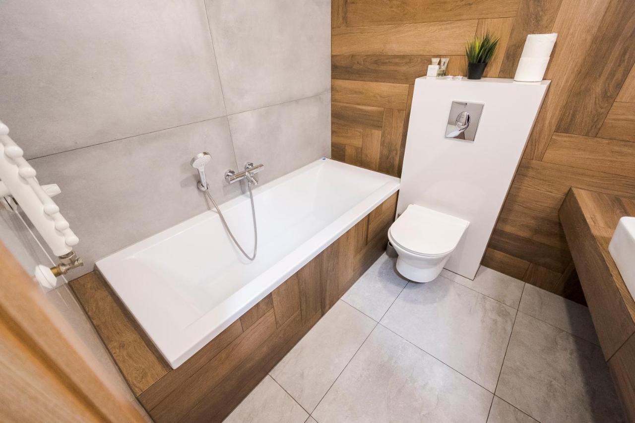 Apartament Z Ogrodkiem I Garazem Poznań Eksteriør billede