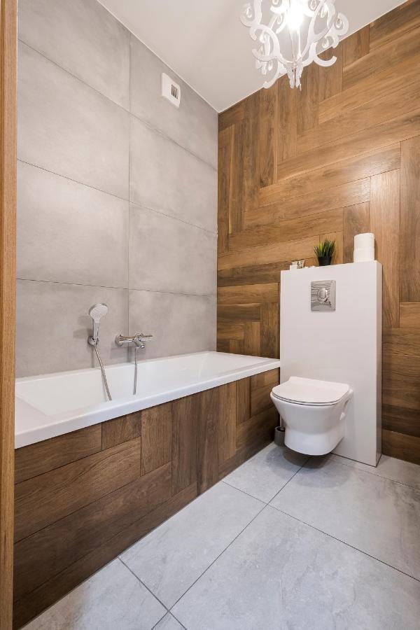 Apartament Z Ogrodkiem I Garazem Poznań Eksteriør billede