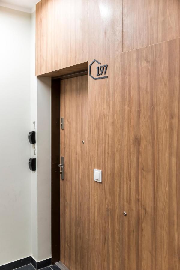 Apartament Z Ogrodkiem I Garazem Poznań Eksteriør billede